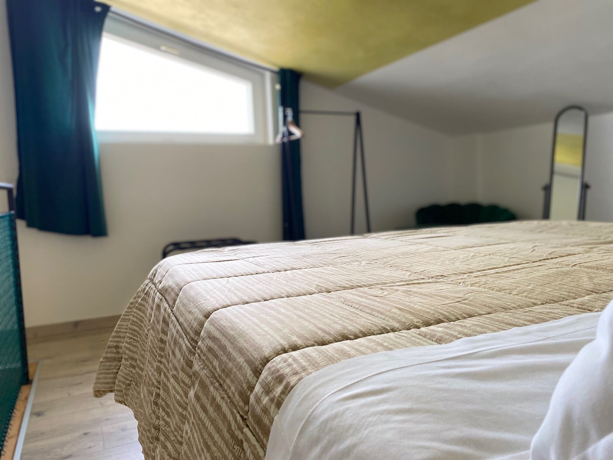 Verdunkelungsvorhänge, Reisekinderbett, individuell eingerichtet