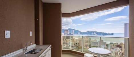 Basic Apartment | Interior