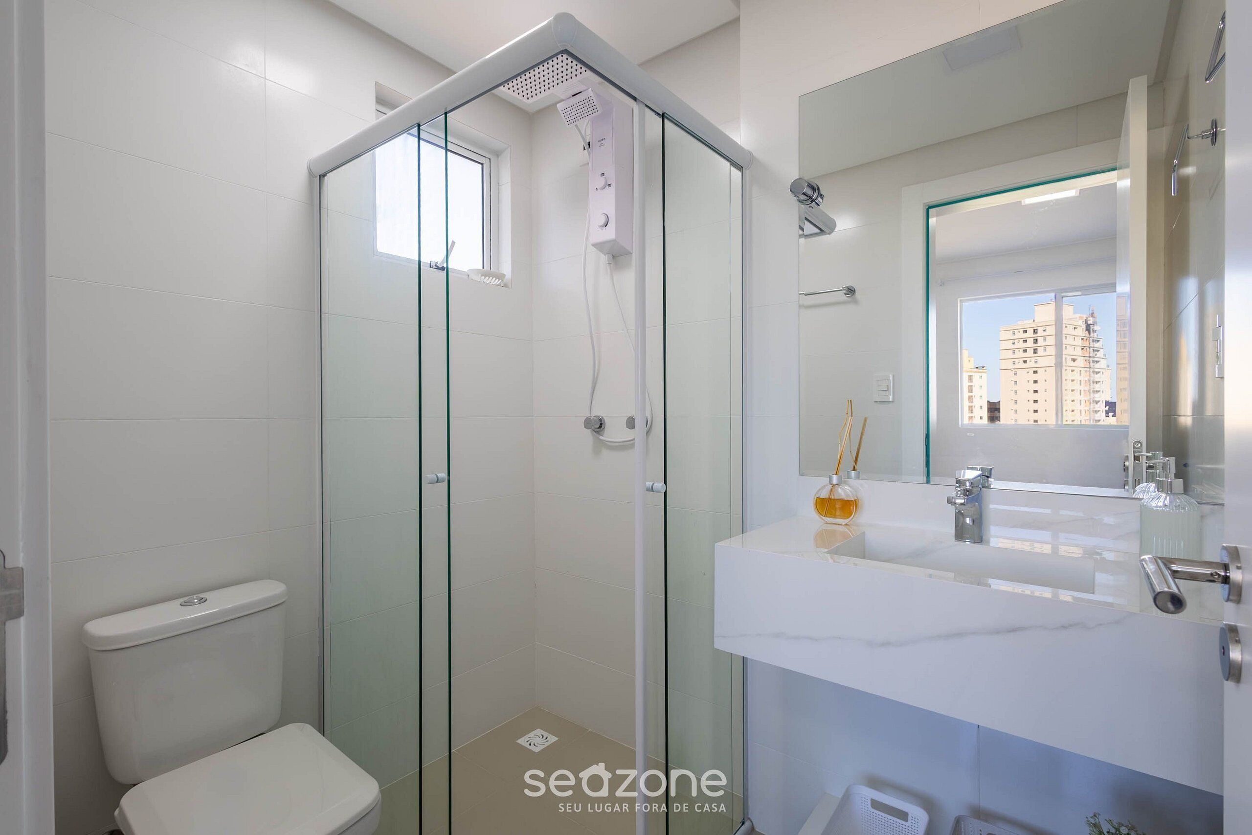 Apartamento básico | Banheiro | Chuveiro 