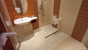 Tremannsrom – comfort, 1 soverom, hageutsikt | Bad