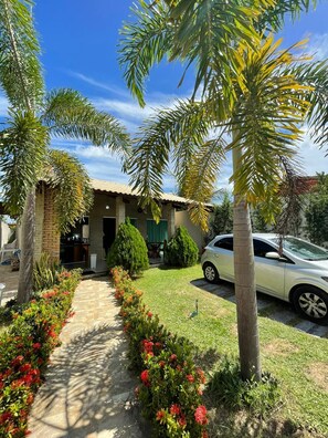 Property grounds - Praiana House in Aquiraz-CE, 10 minutes from the beach. (Tapera)