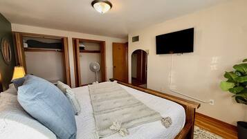 4 dormitorios, tabla de planchar con plancha, cuna de viaje