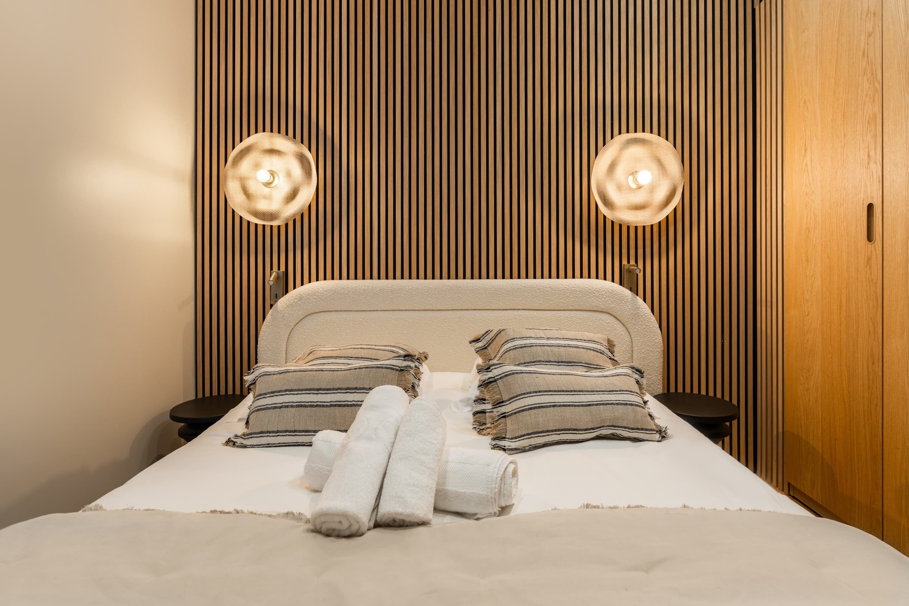 2 bedrooms, iron/ironing board, WiFi