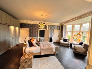 In-room safe, blackout drapes, soundproofing, iron/ironing board - The Manor Herringswell (Bury St Edmunds)