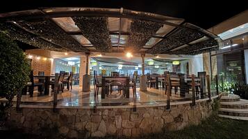 Tägliches inbegriffenes Frühstücksbuffet