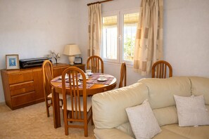 Villa | 3 bedrooms - Anacasa Gaudi Oliva Nova Ch1200 (Oliva)