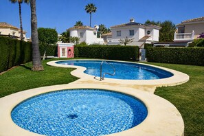 Villa | 3 bedrooms - Anacasa Gaudi Oliva Nova Ch1200 (Oliva)