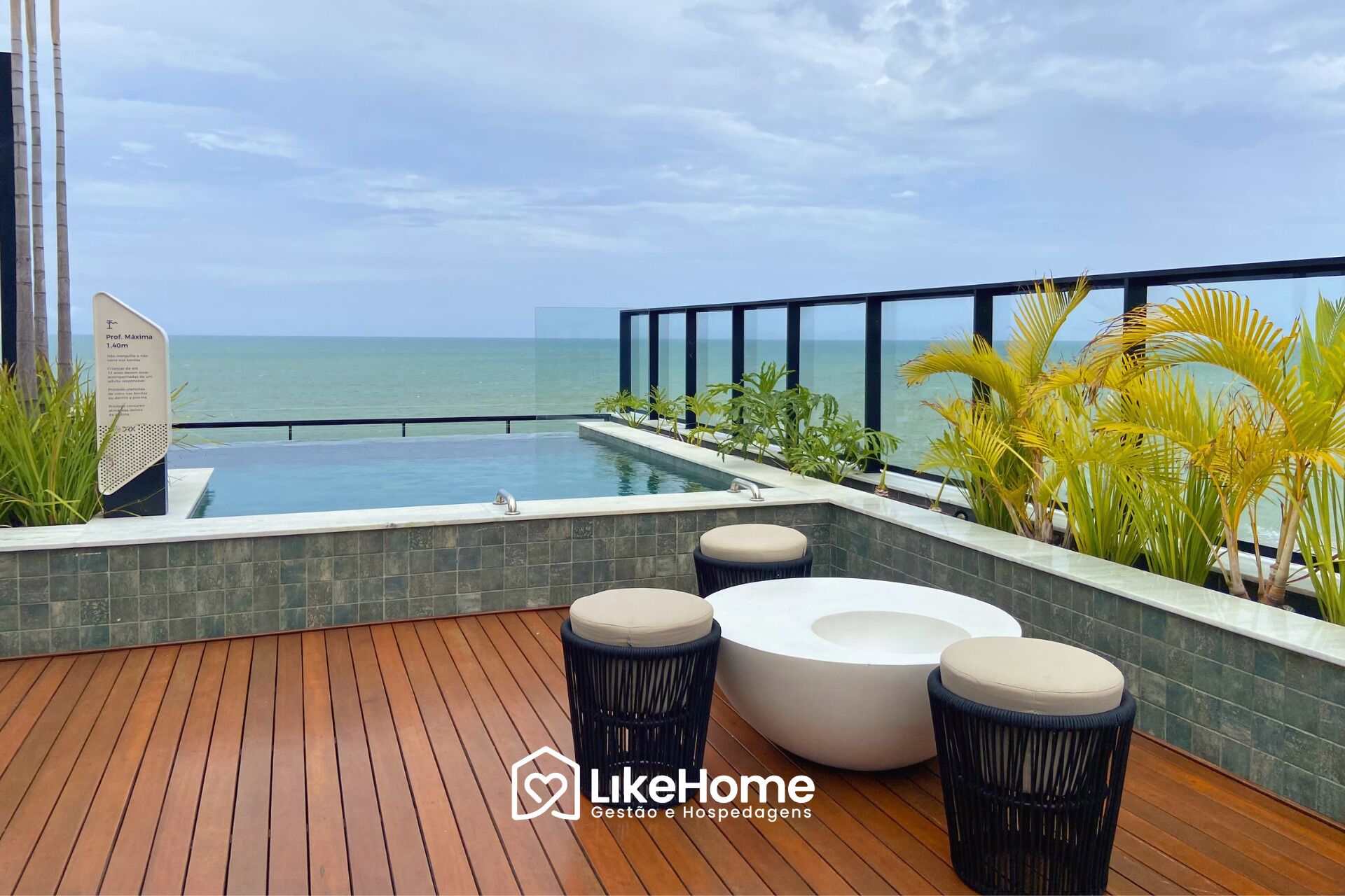 حمّام سباحة خارجي