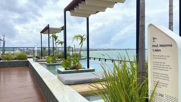 حمّام سباحة خارجي