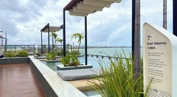 Outdoor pool - Ocean Art Park (João Pessoa)