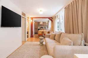 TV - Sublime appartement 2CHM / 2SDB - Saint Germain (Paris)