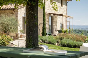 Property grounds - Enchanting Luxury Villa with a view of Todi (Monte Castello di Vibio)