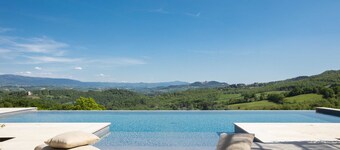 Enchanting Luxury Villa with a view of Todi