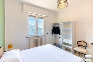 Bügeleisen/Bügelbrett, Reisekinderbett