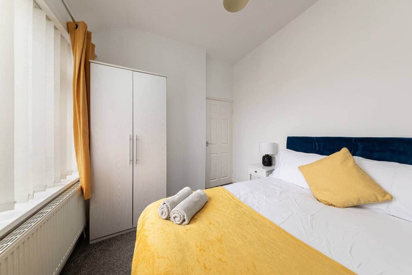 2 bedrooms, iron/ironing board, free WiFi, bed sheets