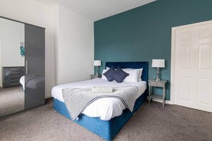 2 habitaciones, tabla de planchar con plancha y wifi gratis 