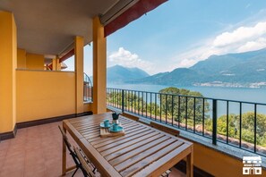 Outdoor dining - DREAM VIEW by Design Studio (Bellano)