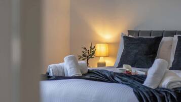 Iron/ironing board, free WiFi, bed sheets