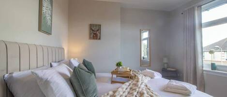 Iron/ironing board, free WiFi, bed sheets
