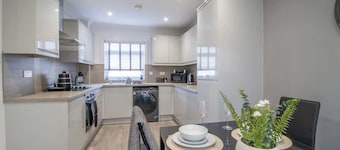 Catriona House - 3 Bedroom house in Motherwell