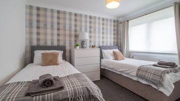 2 bedrooms, iron/ironing board, free WiFi, bed sheets