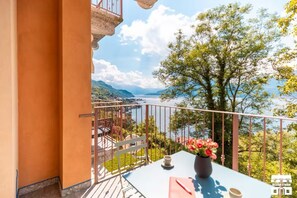 Outdoor dining - GRABBIA 5 by Design Studio (Bellano)