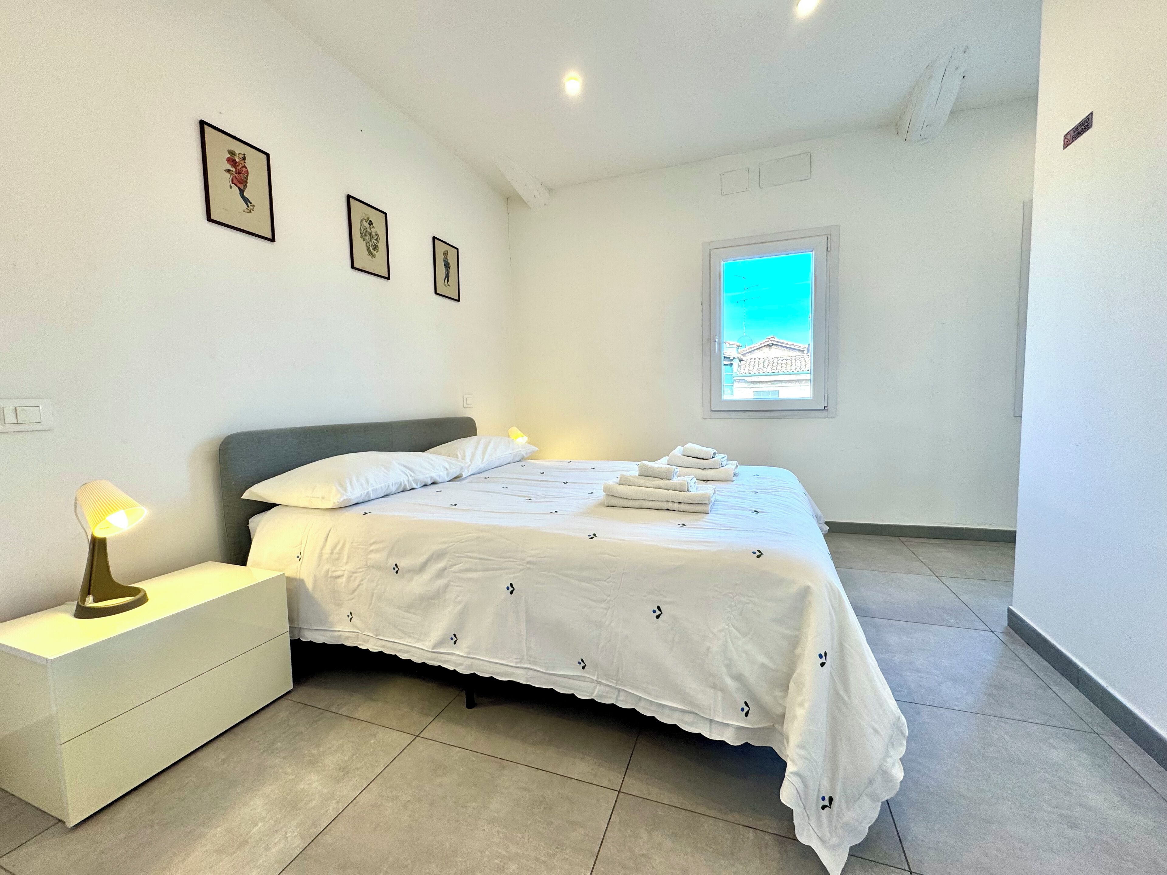 1 bedroom, internet, bed sheets