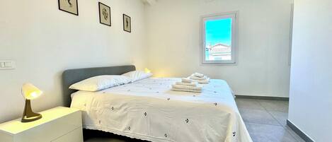 1 bedroom, internet, bed sheets