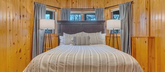 Luxury Private Estate with Hot Tub Pond Gym Fire Pit