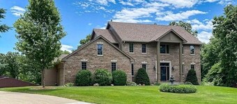 Luxury Private Estate with Hot Tub Pond Gym Fire Pit