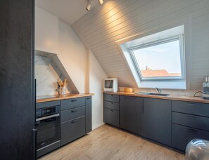 Apartment | Private kitchen - 3-bedroom Sunny Apartment in Knokke (Knokke-Heist)