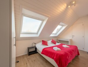 Apartment | 3 bedrooms, iron/ironing board - 3-bedroom Sunny Apartment in Knokke (Knokke-Heist)