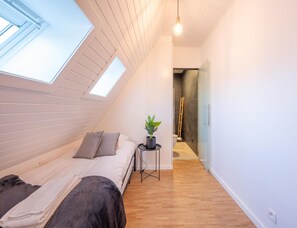 Apartment | 3 bedrooms, iron/ironing board - 3-bedroom Sunny Apartment in Knokke (Knokke-Heist)