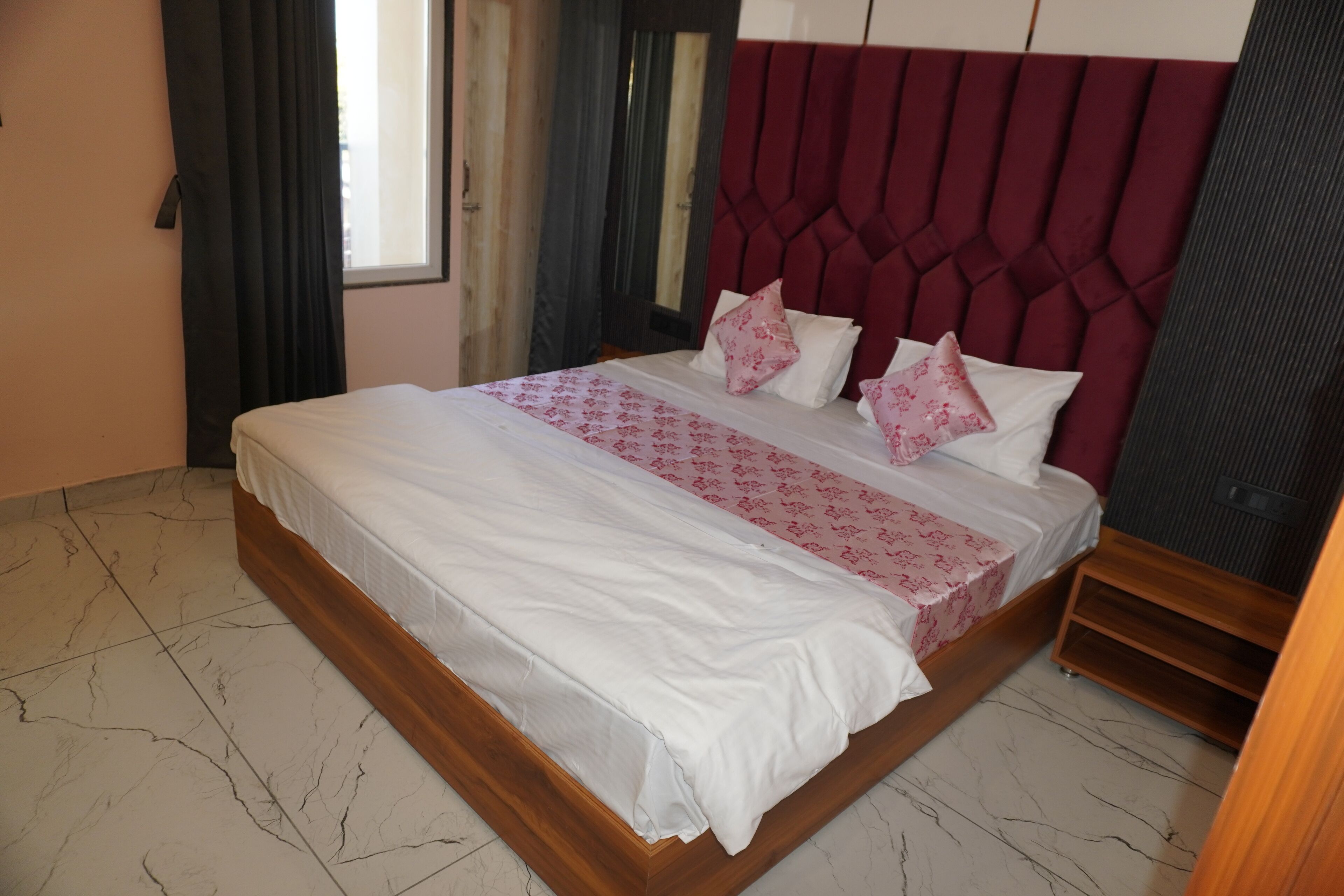 Doppelzimmer, Stadtblick | Schreibtisch, kostenloses WLAN