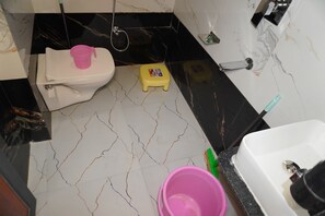 Dusche, Handtücher, Seife, Shampoo