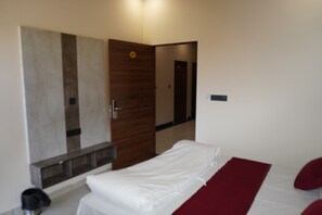 Desk, free WiFi - Hotel Galaxy 700 (Danta Ramgarh)