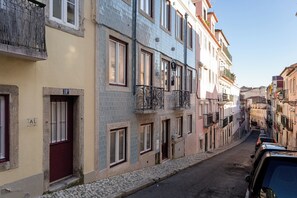 Exterior - Urban Charm – 1BR Apartment in Príncipe Real (Lisbon)
