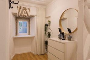 Interior - Urban Charm – 1BR Apartment in Príncipe Real (Lisbon)