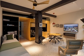 3 bedrooms, iron/ironing board, Internet, bed sheets - Cascais Modern Retreat | Private Courtyard (Cascais)