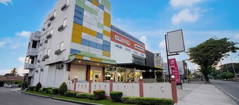 Hotel O near Terminal Batoh formerly