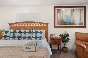 Room - Sunrise Getaway | Optional Guest House (North Fort Myers)