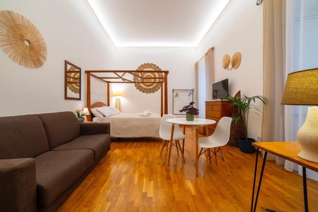 Classic Apartment | Blackout drapes, soundproofing, iron/ironing board, free WiFi