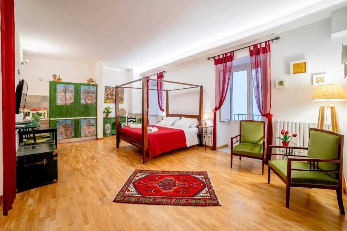 Comfort Apartment | Blackout curtains, soundproofing, iron/ironing board, free WiFi