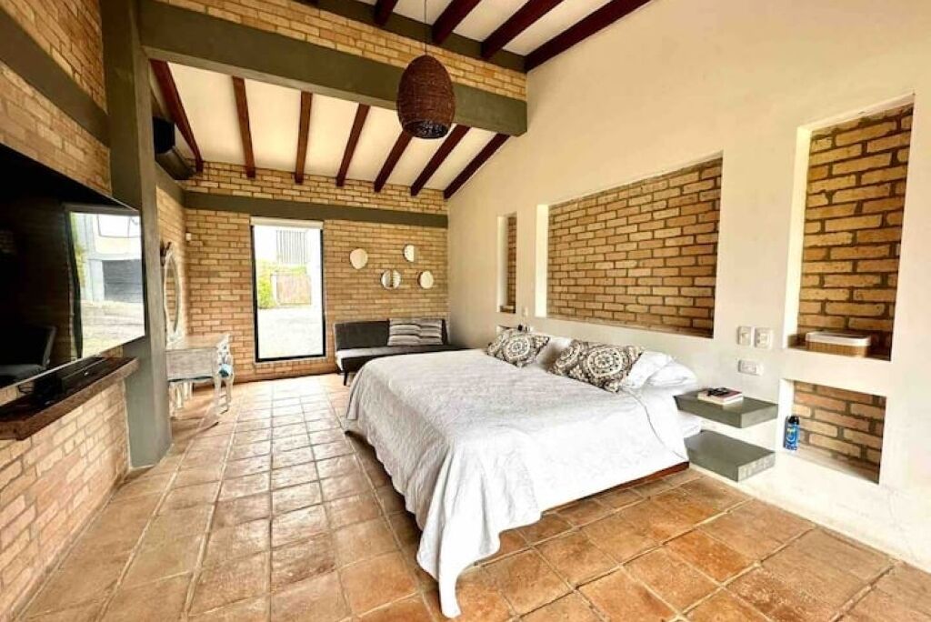 5 chambres, Wi-Fi, draps fournis