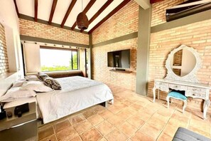 5 makuuhuonetta, Wi-Fi, vuodevaatteet