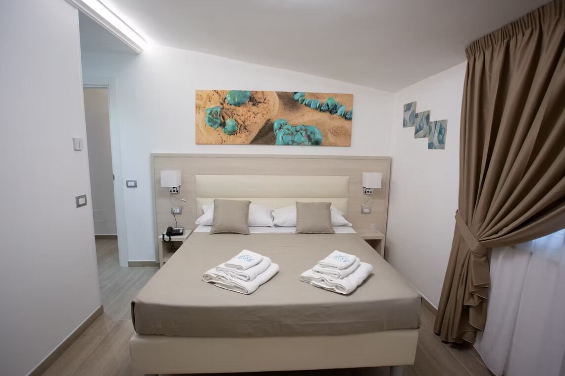 Standard Double Room, Hill View | Minibar, in-room safe, blackout drapes, free WiFi