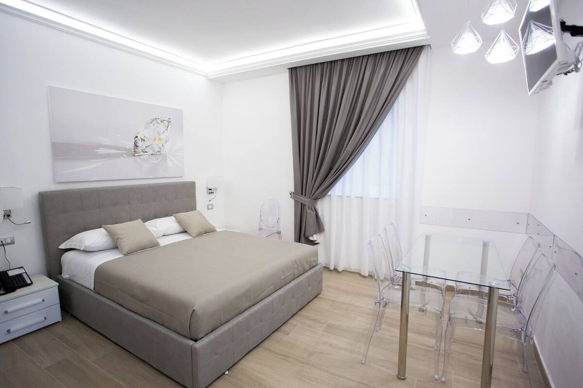 Family Room, Kitchenette | Minibar, in-room safe, blackout drapes, WiFi (free)