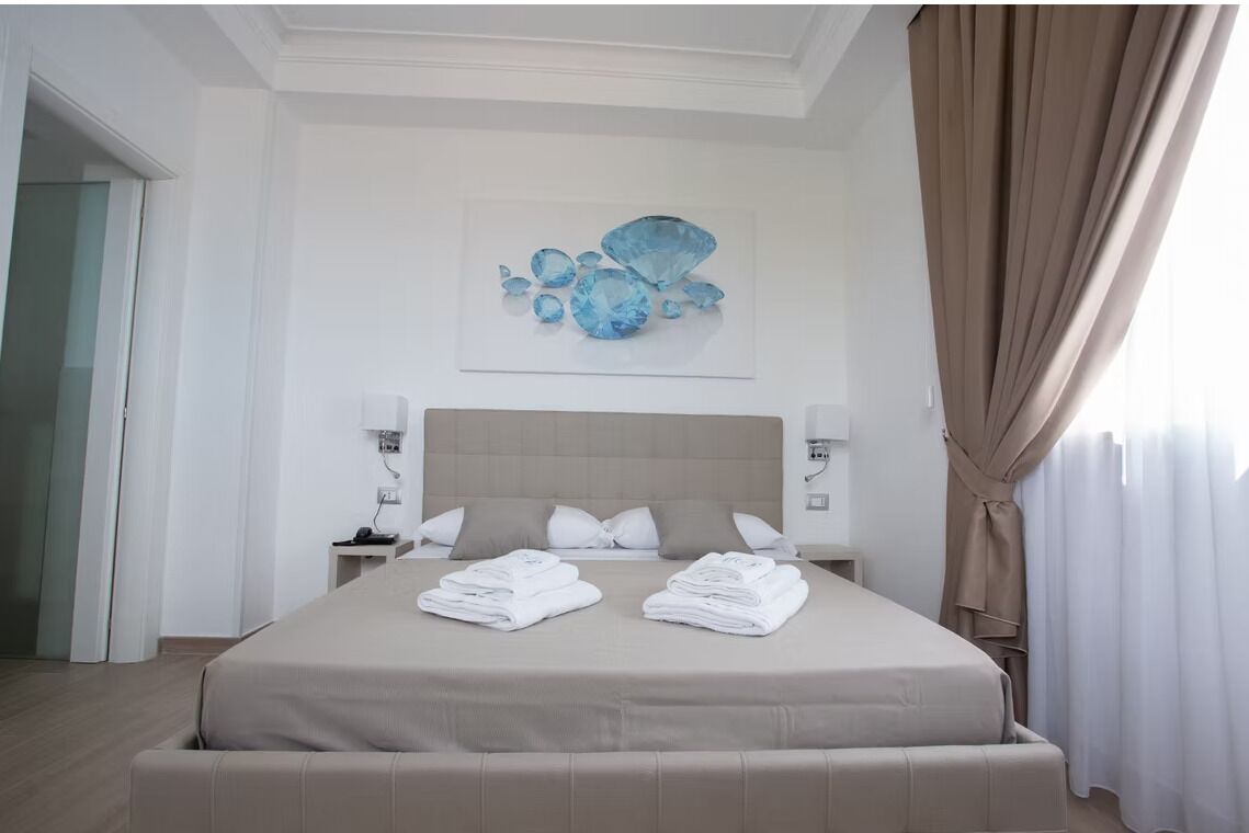 Superior Double Room, 1 Double Bed, Sea View | Minibar, in-room safe, blackout drapes, free WiFi