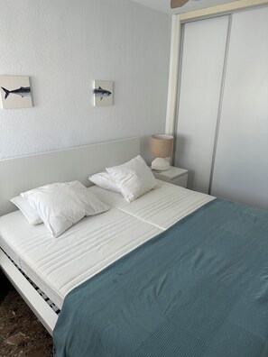 2 bedrooms, iron/ironing board, free WiFi, bed sheets - Sunsands Carihuela Park 301 (Torremolinos)