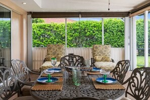 Dining - Sunny Cape Escape (Cape Coral)